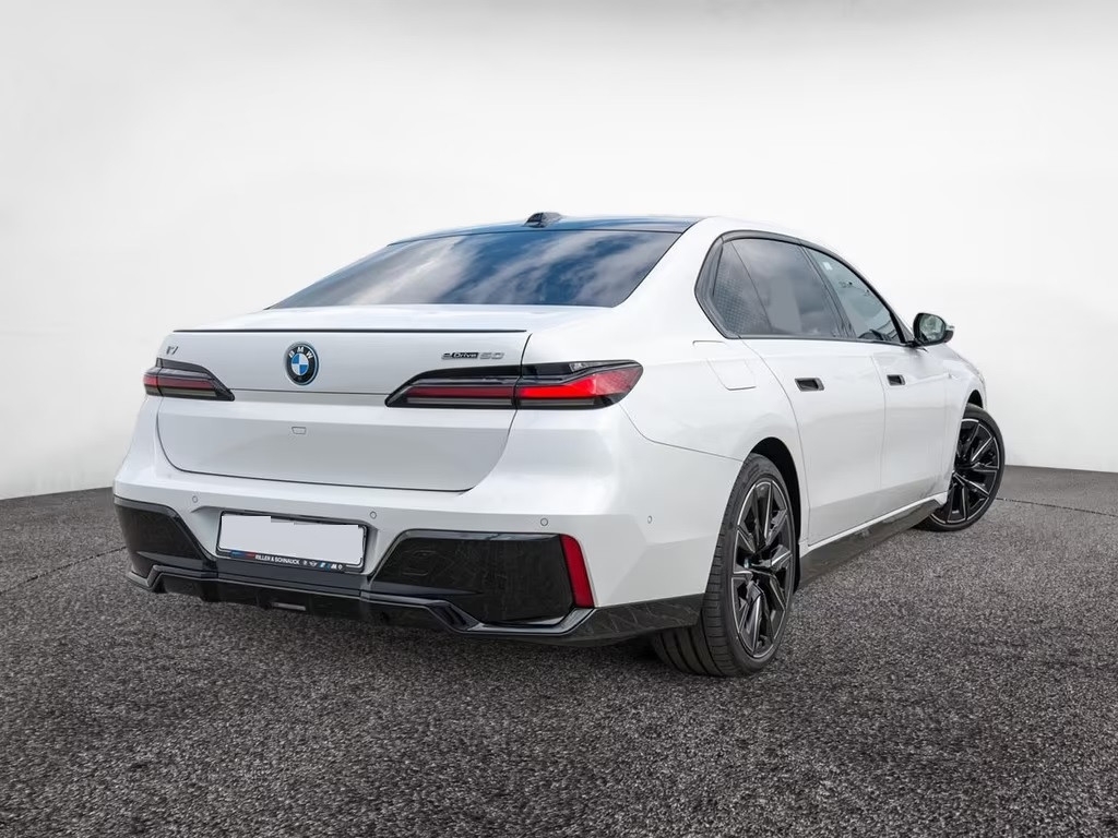 BMW I7 2023 455 CP 88950 EUR 15160 Km BMW I7 2023 455 CP 88950 EUR 15160 Km